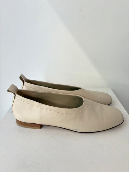 Petit Paris Ballet Flats ~ size 41