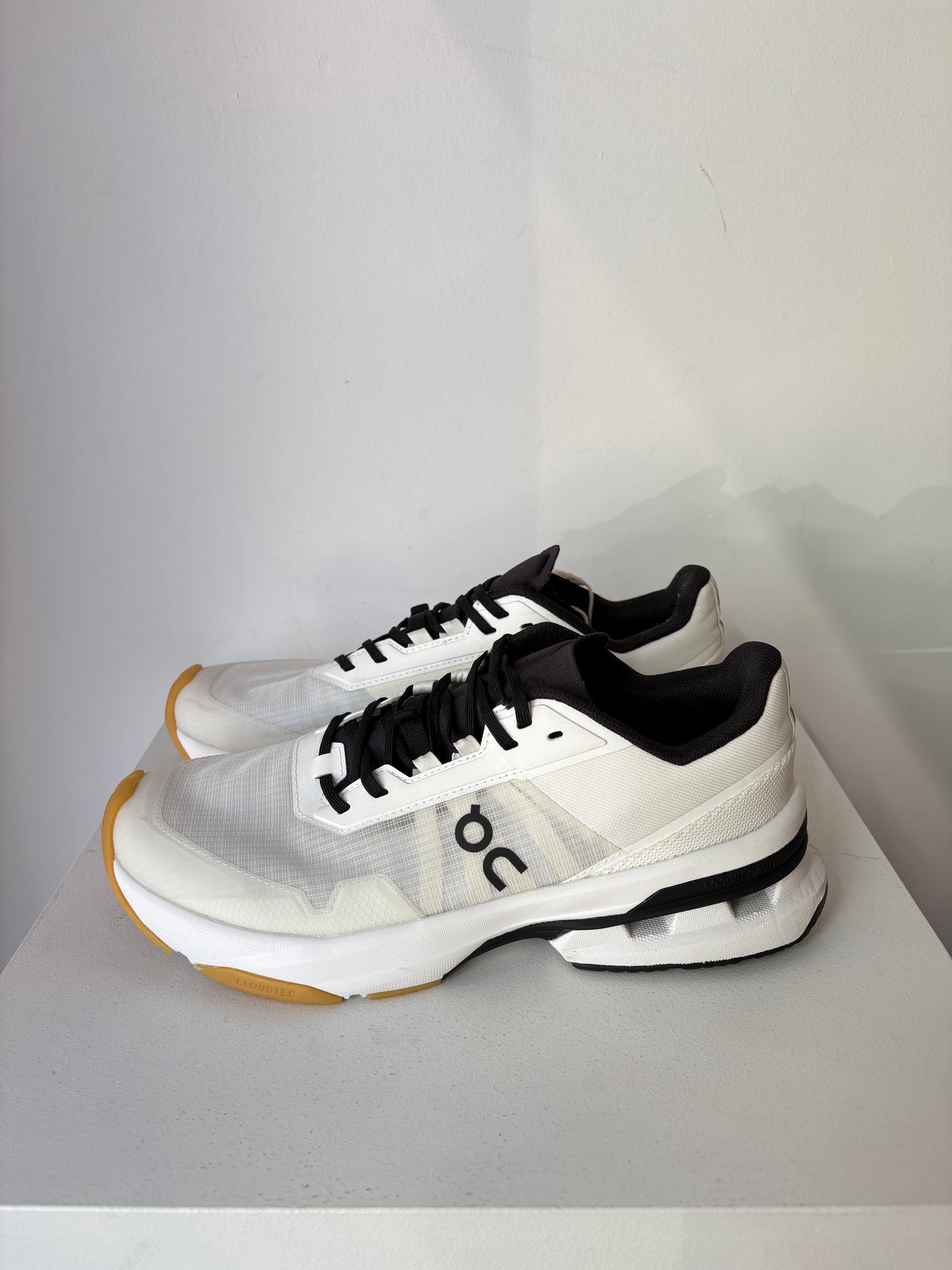On Cloud 'Cloudpulse Pro' Sneakers ~ Size 39
