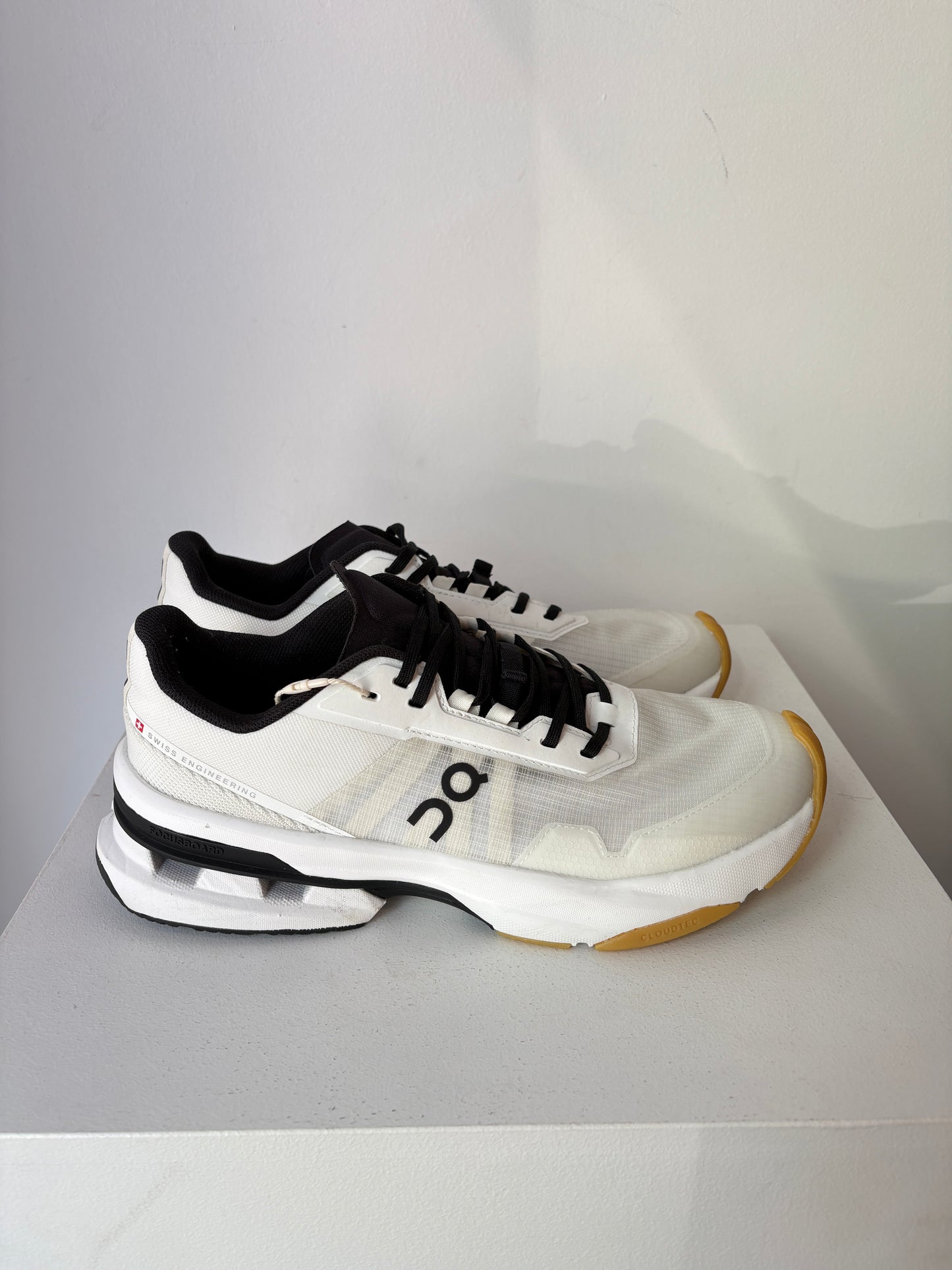 On Cloud 'Cloudpulse Pro' Sneakers ~ Size 39