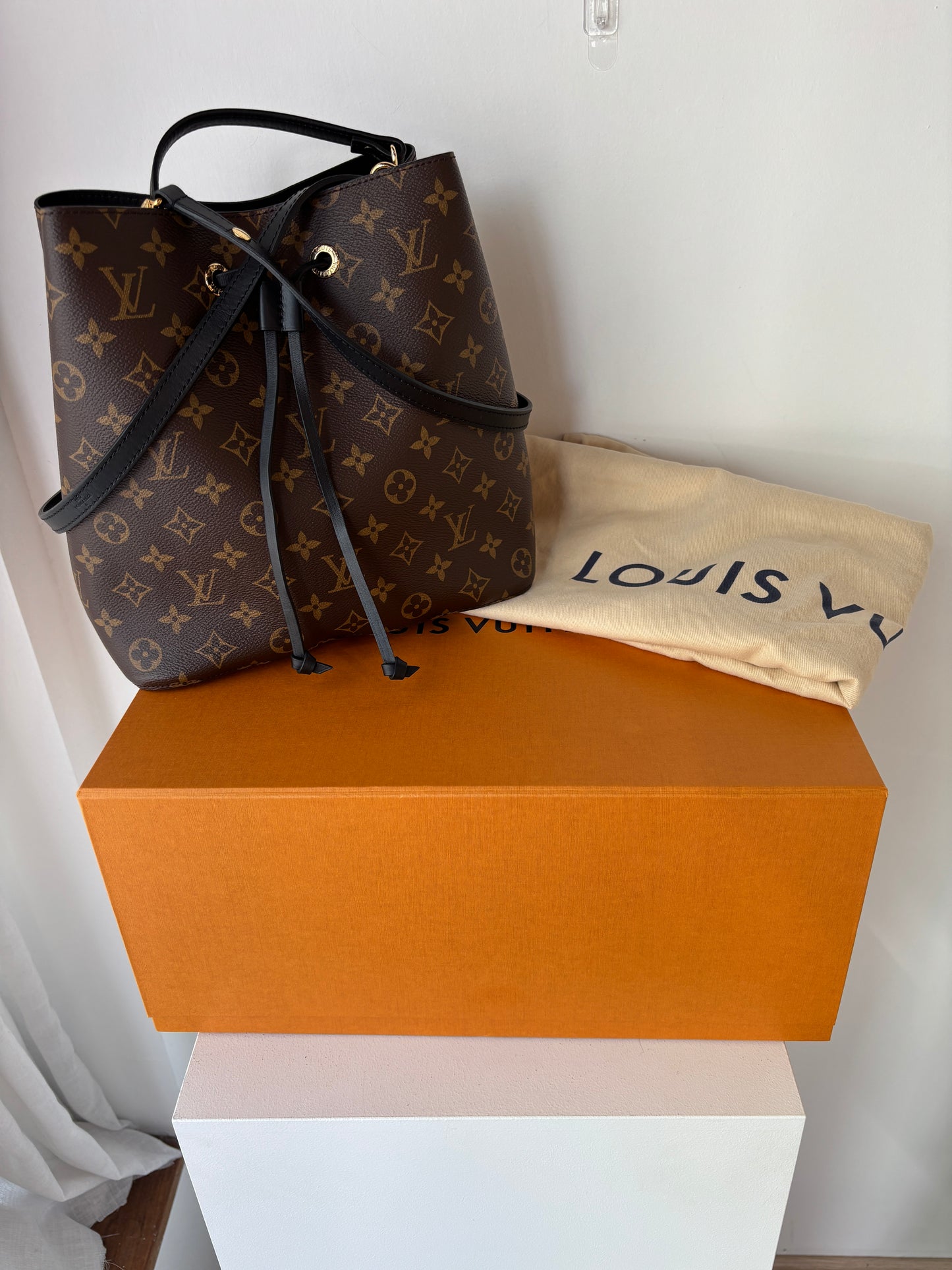 Louis Vuitton 'NeoNoe' monogram bucket bag
