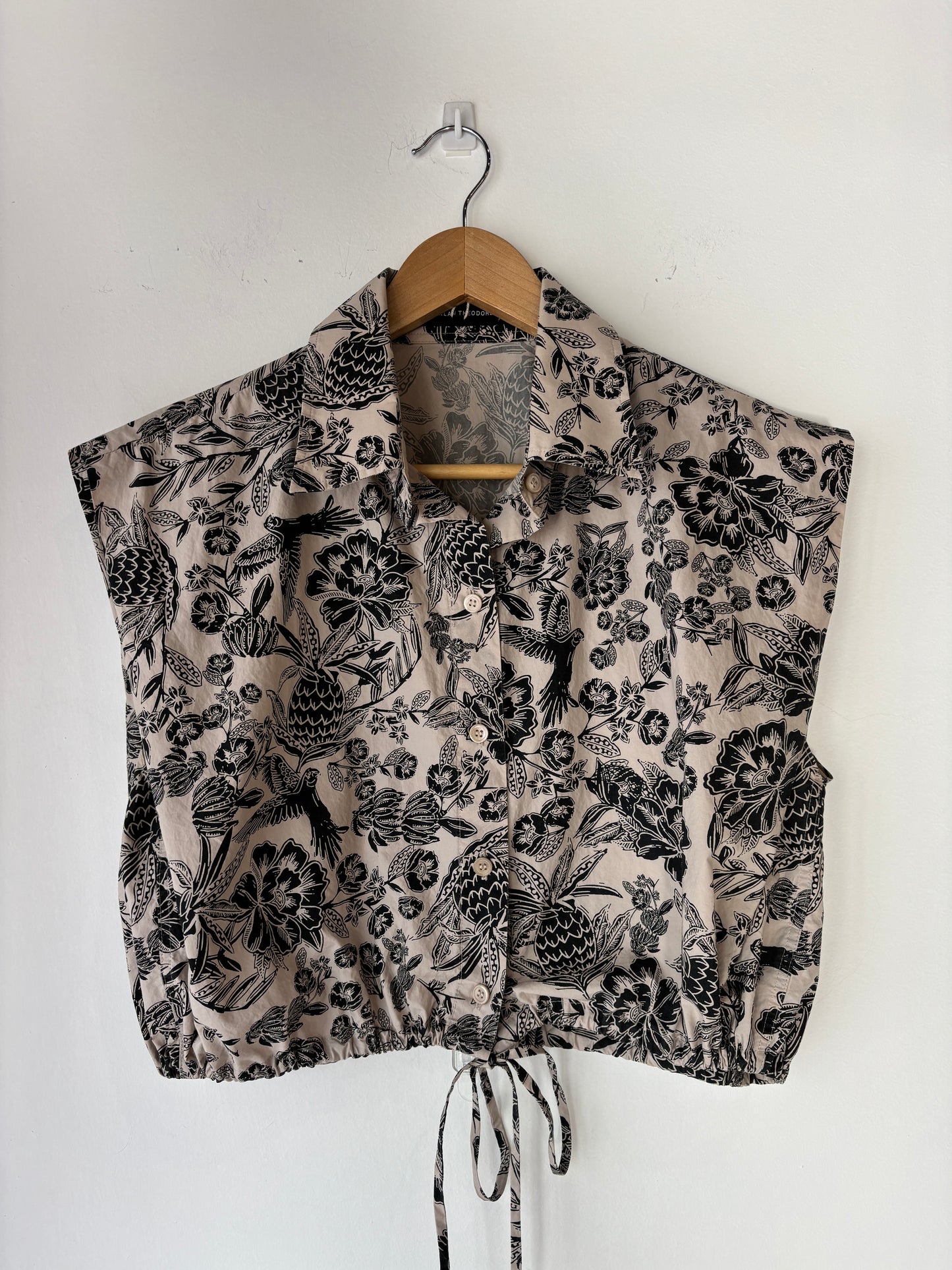 Scanlan Theodore cropped tie shirt ~ size 12