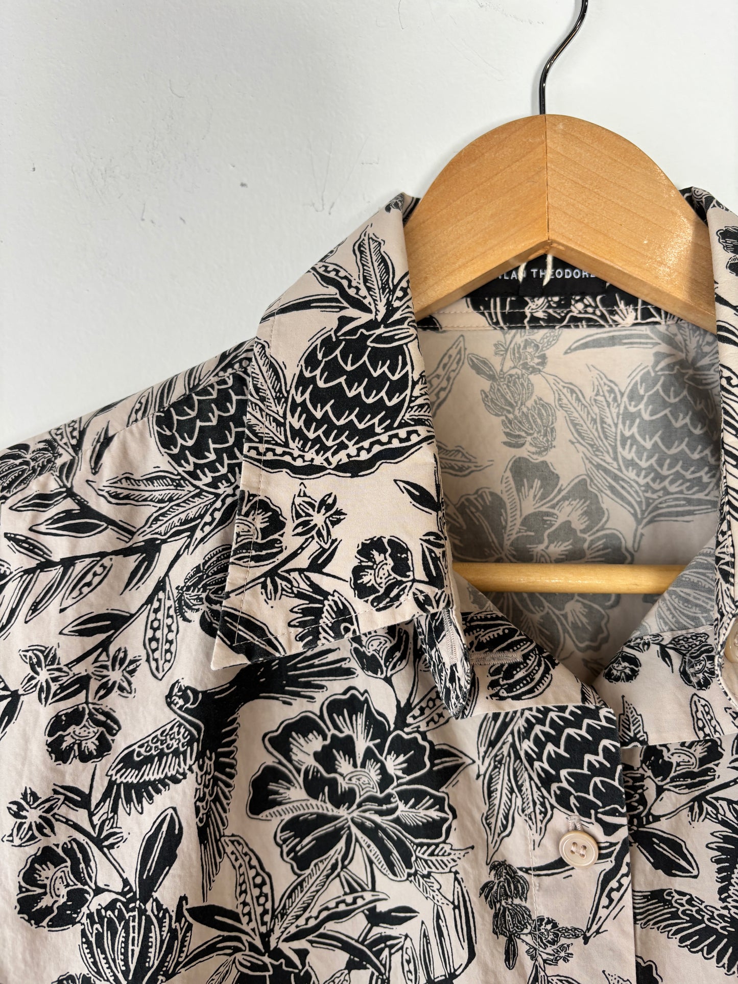 Scanlan Theodore cropped tie shirt ~ size 12