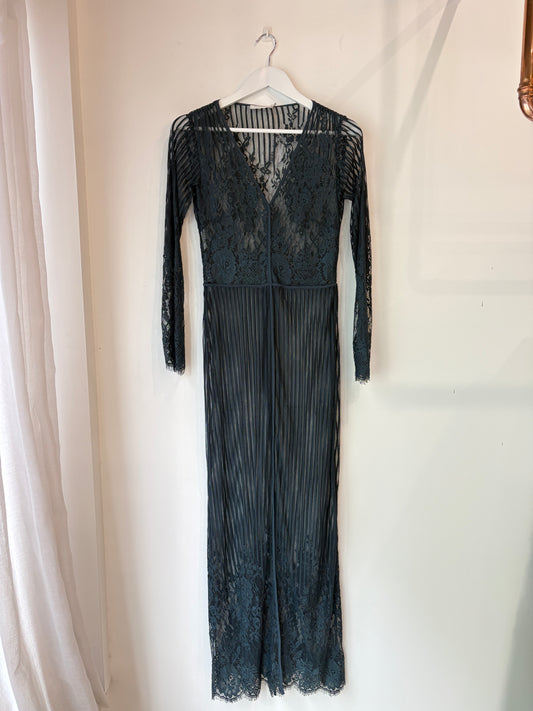 Flannel Lace Gown ~ sz 2 (au 10)