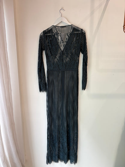 Flannel Lace Gown ~ sz 2 (au 10)