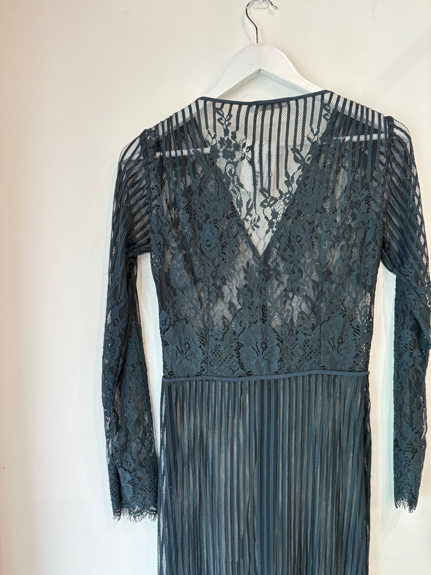 Flannel Lace Gown ~ sz 2 (au 10)