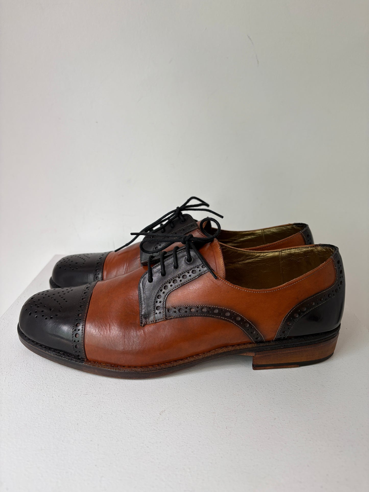 Munoz Vrandecic Brogues ~ size 39