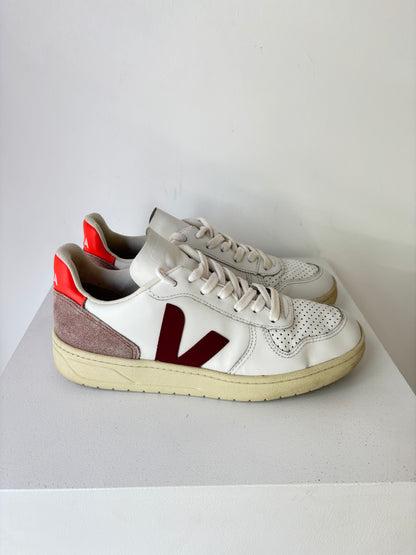Veja V-10 sneakers ~ sz 39