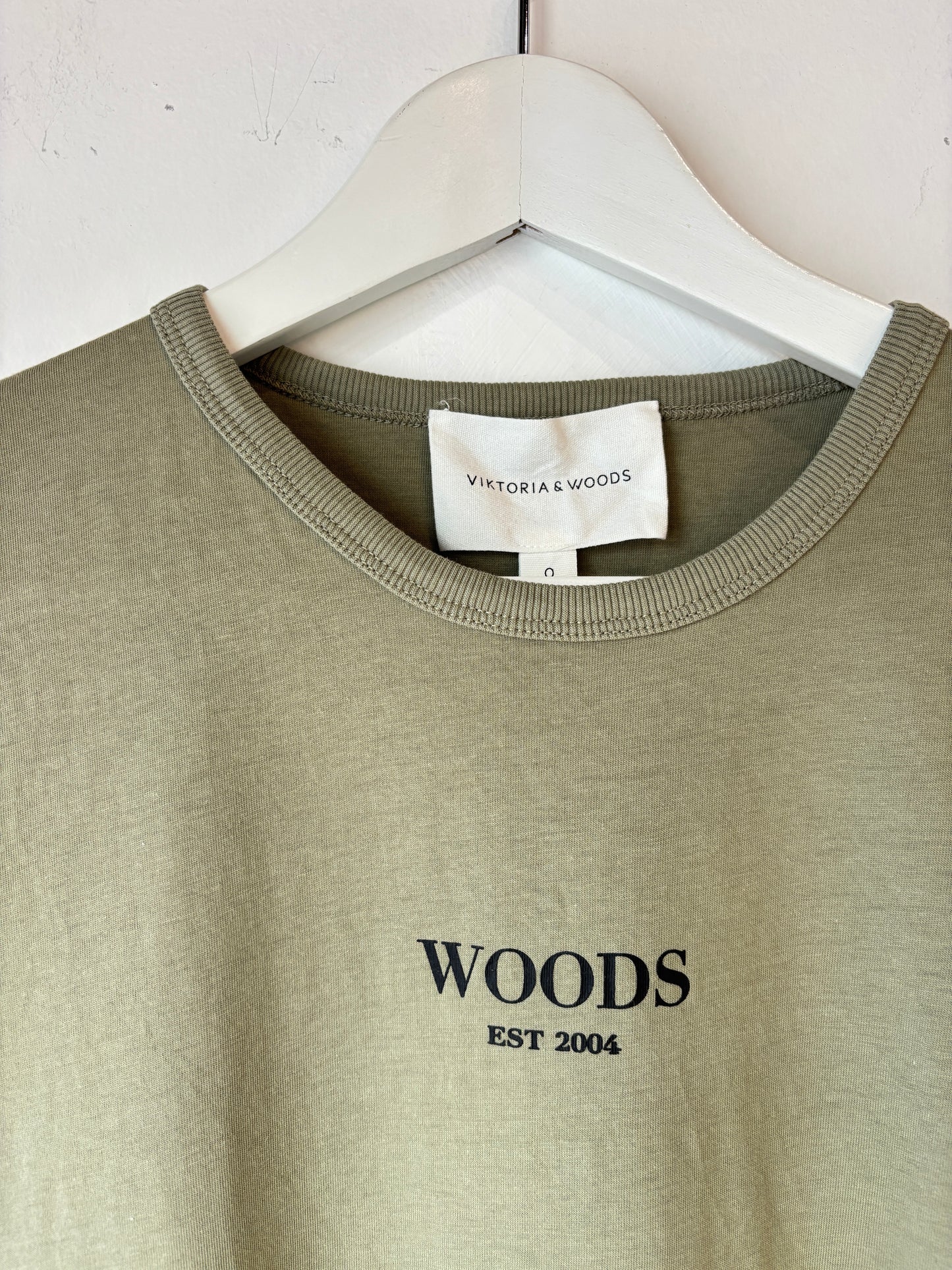 Viktoria & Woods t-shirt ~ size 0 (au 6)