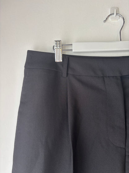 Chosen by Tuchuzy 'Bermuda' Shorts ~ size Large