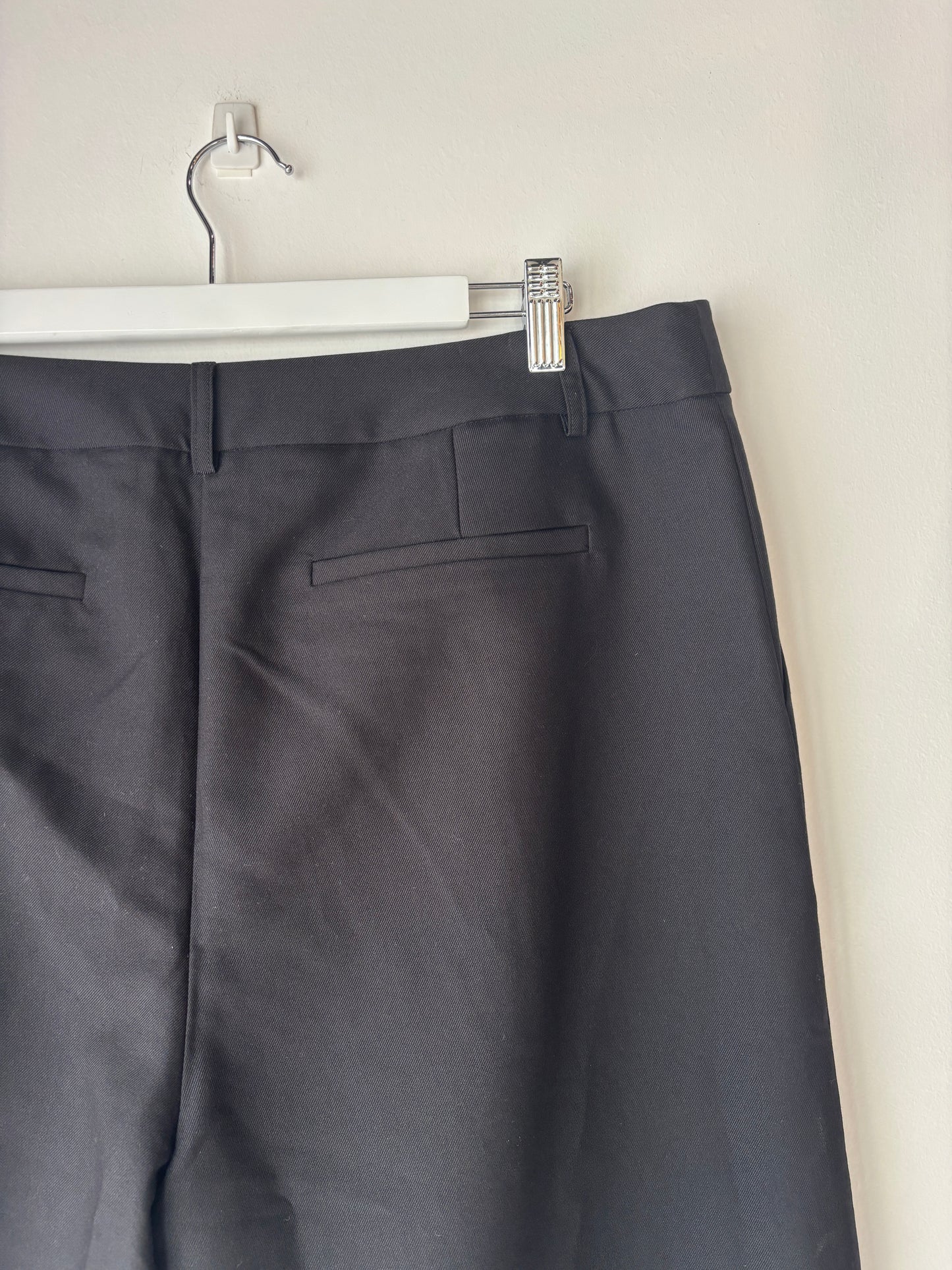 Chosen by Tuchuzy 'Bermuda' Shorts ~ size Large