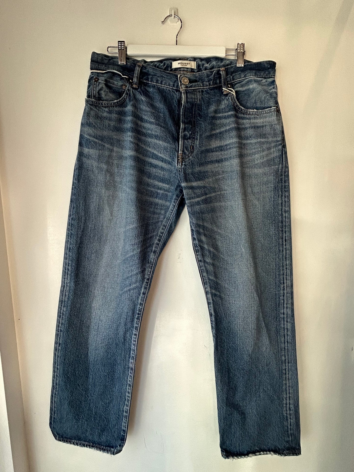 Moussy Vintage Straight Leg Jeans ~ size 30