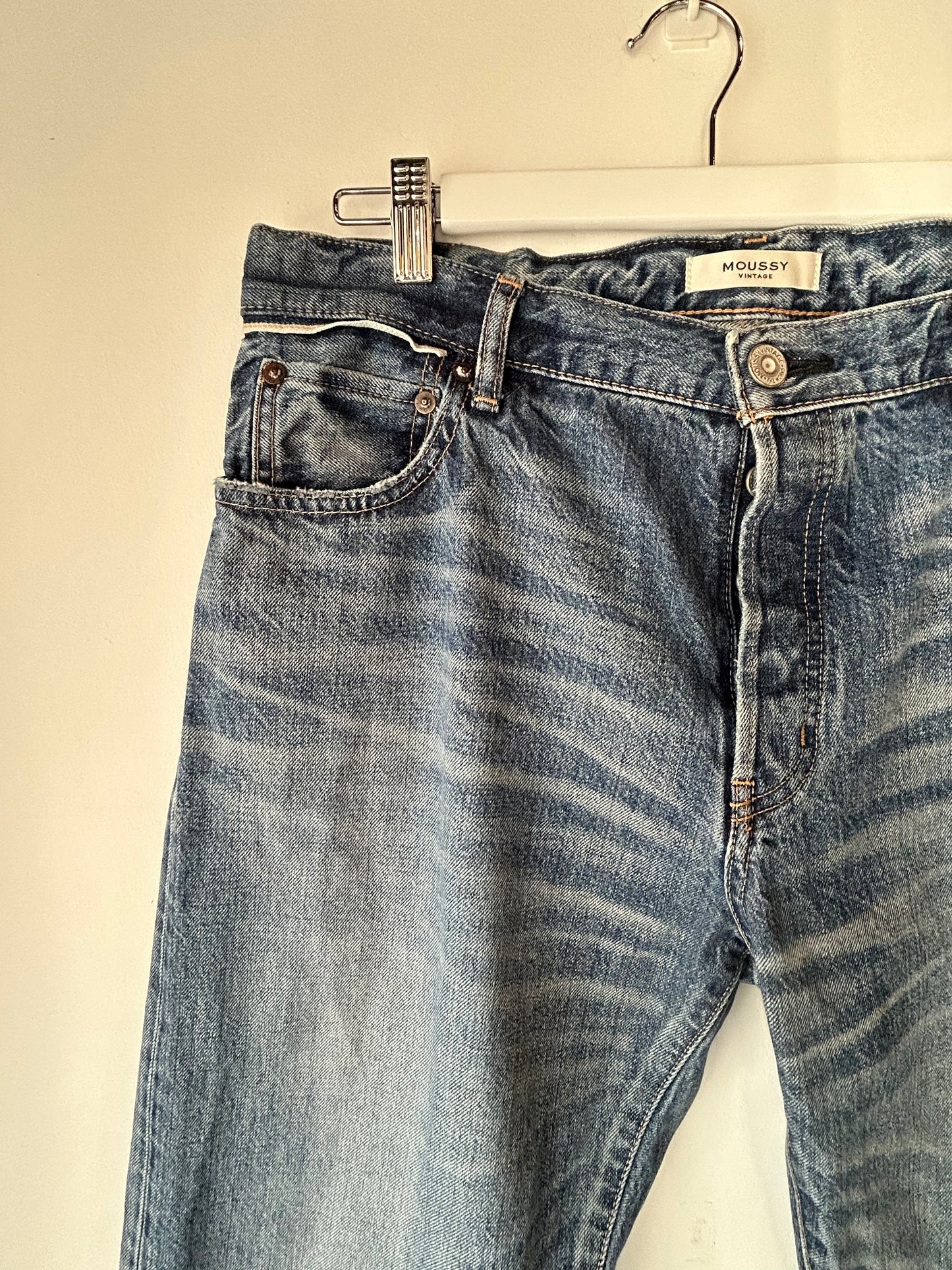Moussy Vintage Straight Leg Jeans ~ size 30