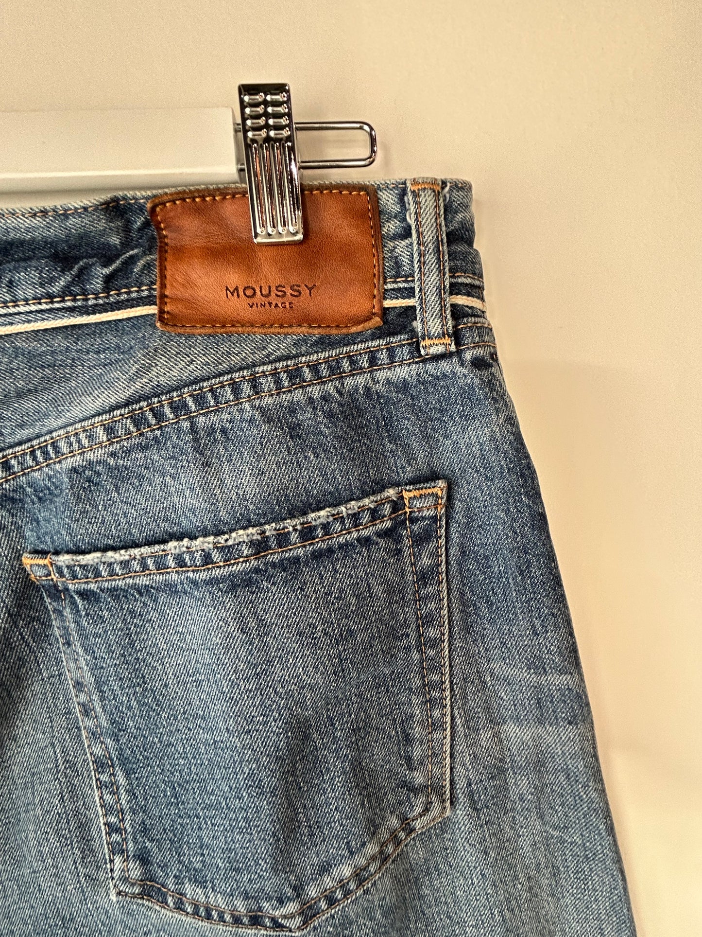 Moussy Vintage Straight Leg Jeans ~ size 30