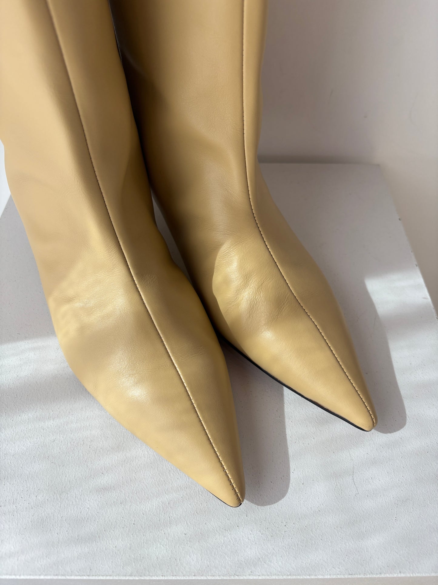 Alias Mae 'Blanca' boots ~ size 42