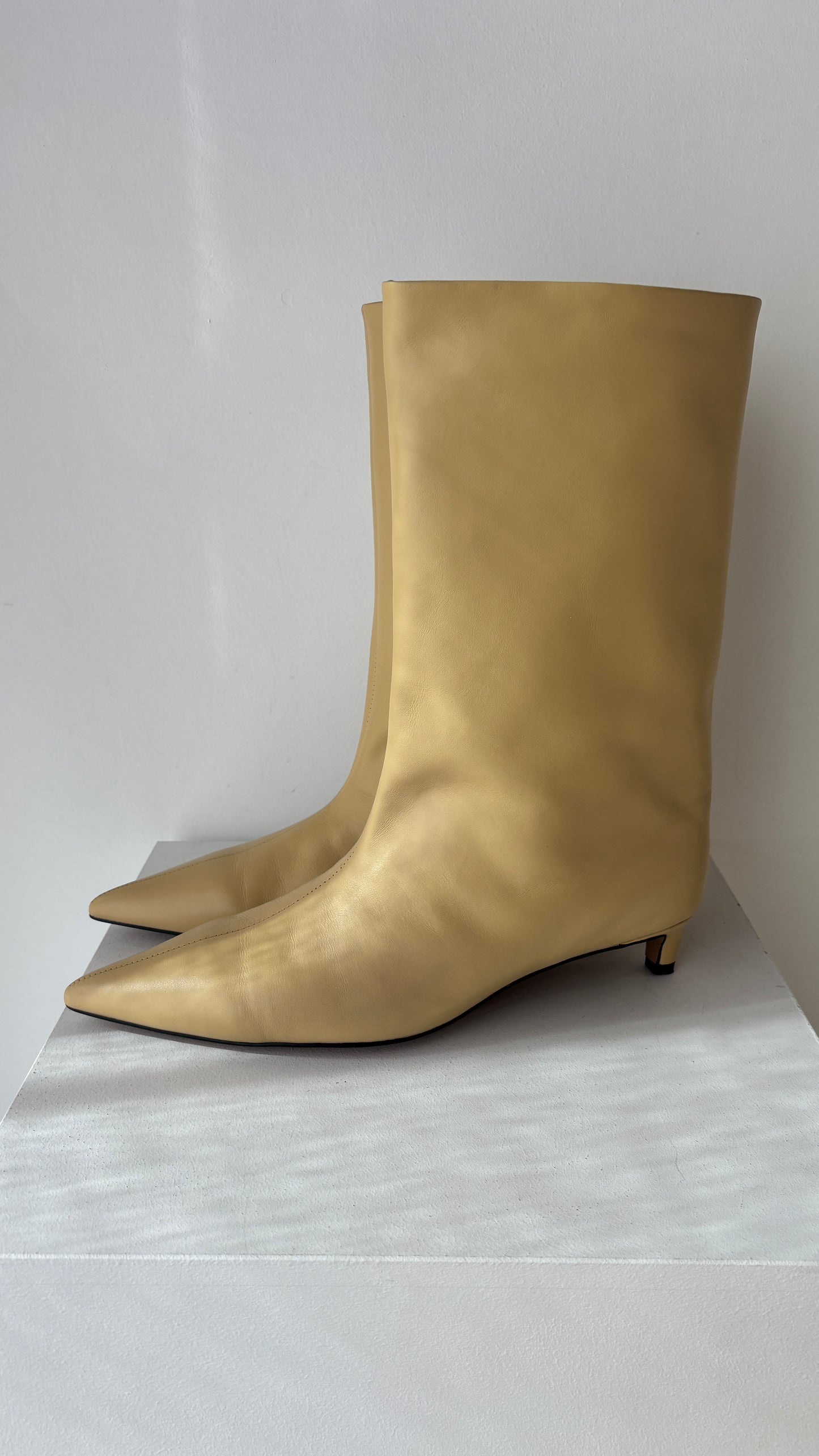 Alias Mae 'Blanca' boots ~ size 42