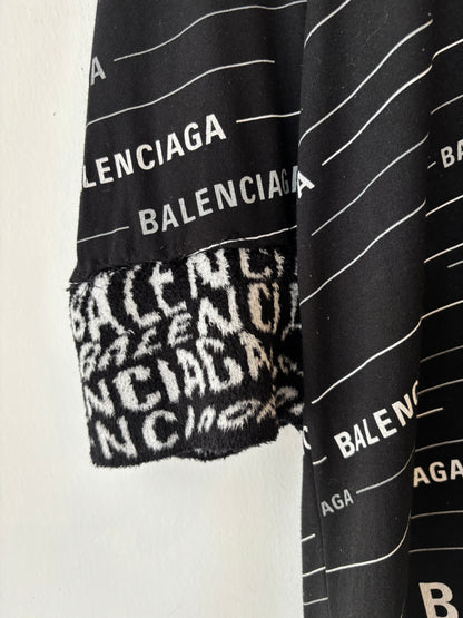 Balenciaga logo top ~ size M