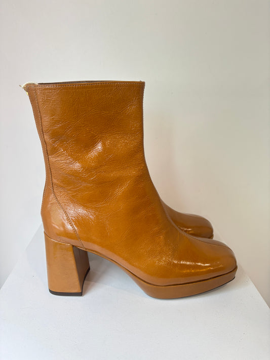 Unisa "Matias' boots ~ size 39