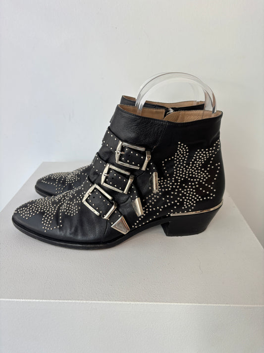 Chloe 'Susanna' studded boots ~ size 38