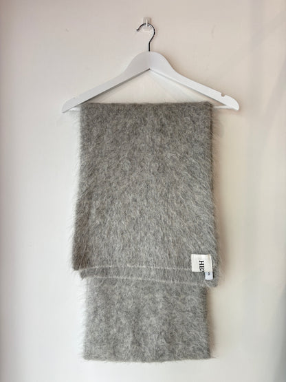 Henne grey fluffy scarf