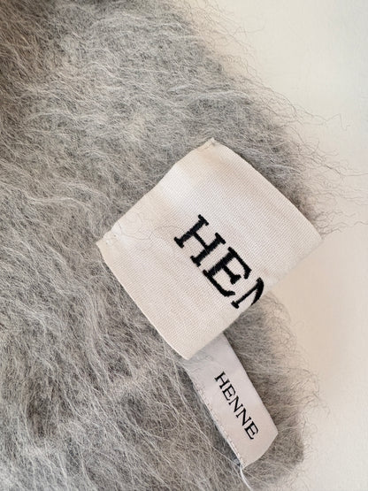 Henne grey fluffy scarf