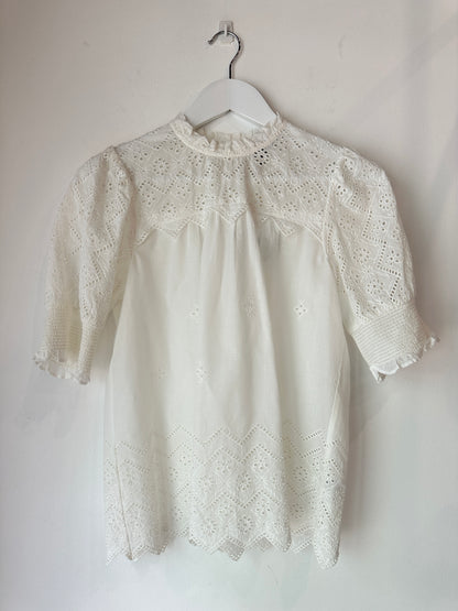 ME+EM Broderie Top ~ size 10