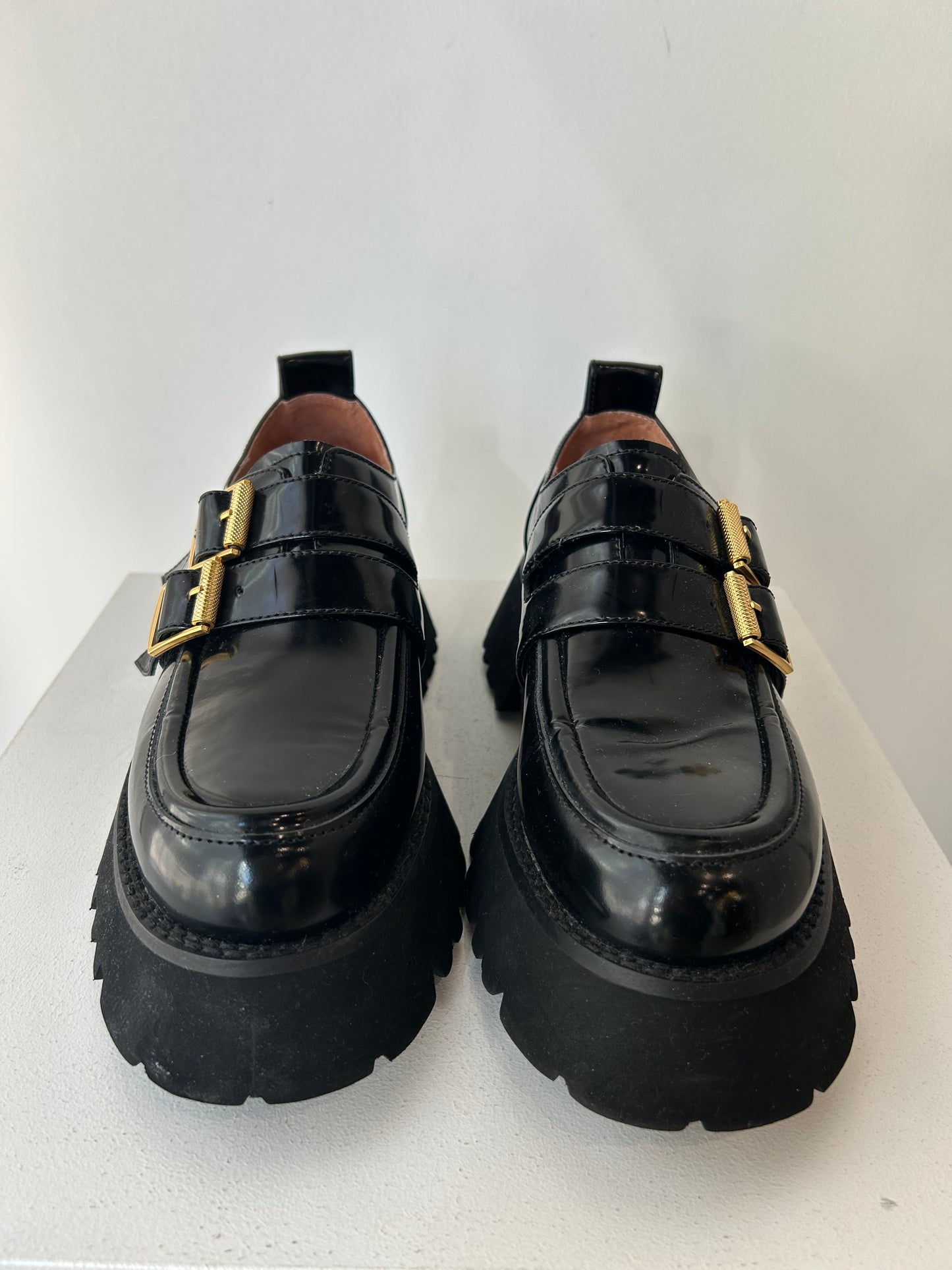 Alias Mae 'Talia' Loafer ~ size 38